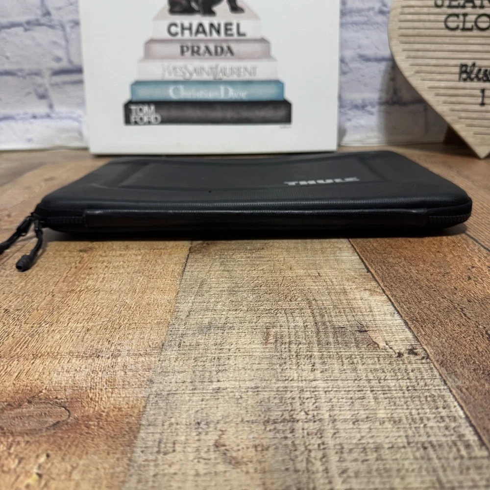 Thule Gauntlet 3.0 Laptop Sleeve
